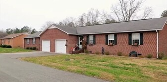169 Hayfield Cir in Manchester, TN - Building Photo