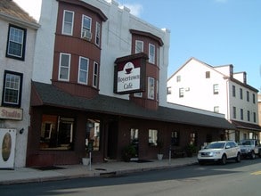 39-45 S Reading Ave in Boyertown, PA - Foto de edificio - Building Photo