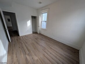 166 N 12th St, Unit 3 in Newark, NJ - Building Photo - Building Photo