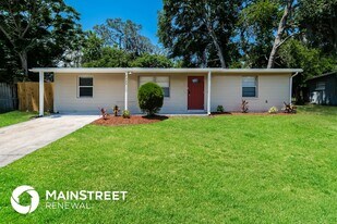 7323 Cypress Dr in New Port Richey, FL - Building Photo