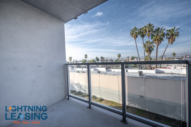 property at 11405-11405 Chandler Blvd
