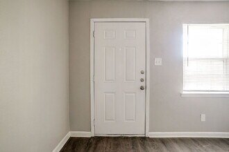 2517 Normont Cir in Fort Worth, TX - Building Photo - Building Photo