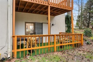 460 Peyton Rd SW in Atlanta, GA - Building Photo