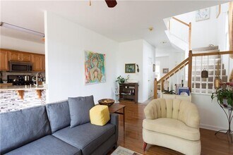 680 Highpointe Dr in Pittsburgh, PA - Building Photo - Building Photo