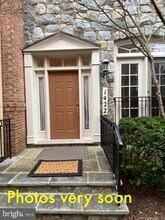 1422 Harvest Crossing Dr in McLean, VA - Building Photo - Building Photo