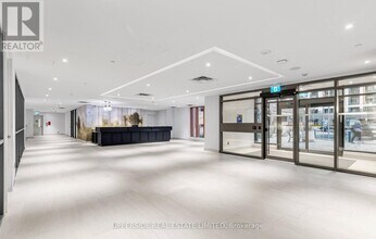 8 Beverley Glen Blvd in Vaughan, ON - Building Photo - Building Photo