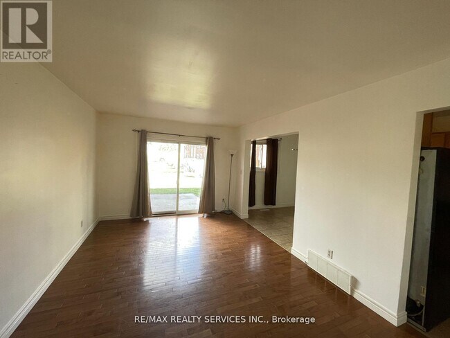 1730 Columbia Ct in Windsor, ON - Building Photo - Building Photo