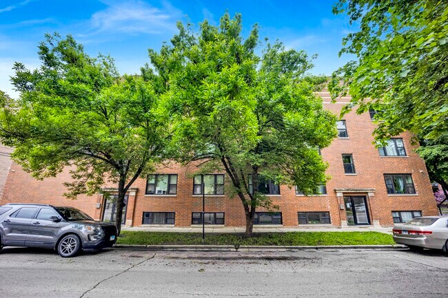 3802 W Altgeld St in Chicago, IL - Building Photo - Building Photo