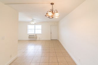 Edge Apartments in Miramar, FL - Building Photo - Building Photo