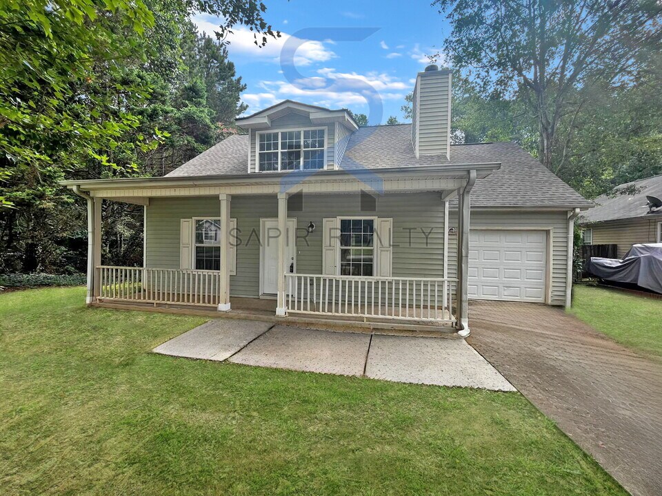6640 Saganaw Dr in Rex, GA - Building Photo