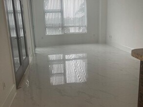 2681 N Flamingo Rd in Sunrise, FL - Building Photo - Building Photo