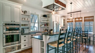 685 County Rd S-22-104 in Pawleys Island, SC - Building Photo - Building Photo