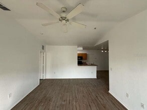 5550 E Michigan St in Orlando, FL - Foto de edificio - Building Photo