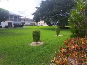 243 Canterbury K, Unit WPB in West Palm Beach, FL - Building Photo - Building Photo