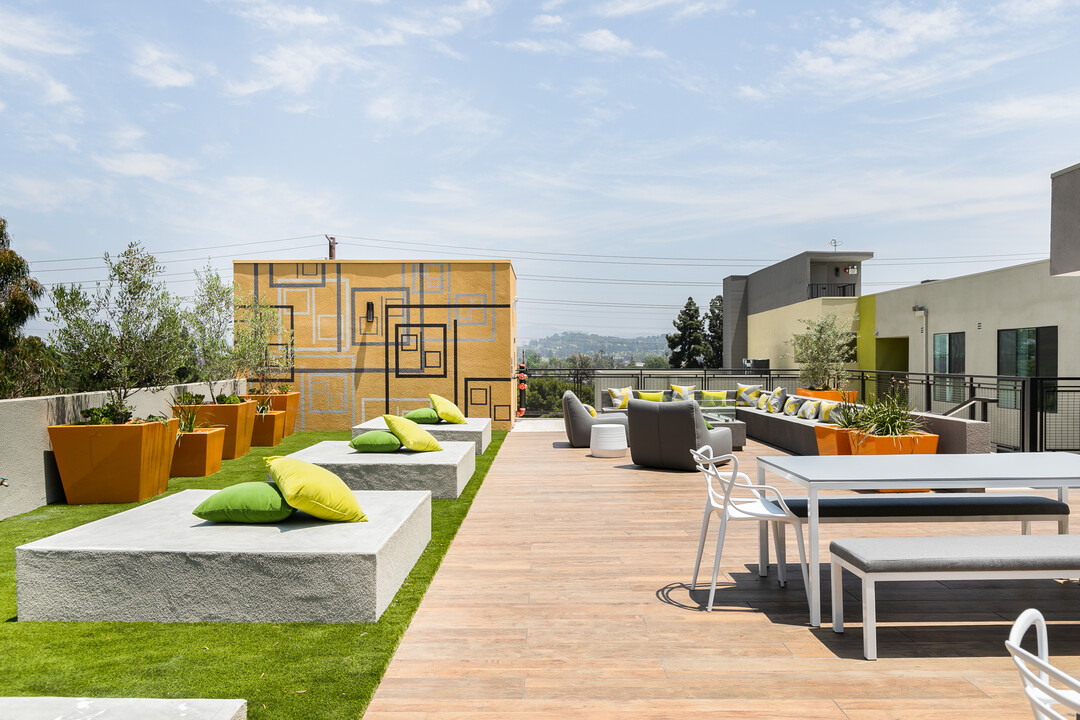 The Ridge in Los Angeles, CA - Building Photo
