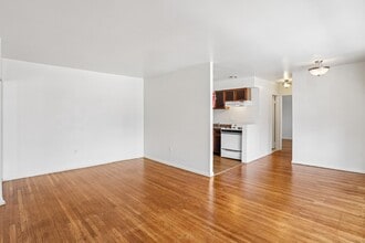 Marshall Square Apartments in Philadelphia, PA - Foto de edificio - Building Photo
