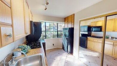 2007 Rhoda St in Simi Valley, CA - Building Photo - Building Photo