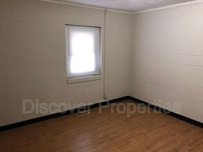 1005 N Pershing Ave in Indianapolis, IN - Building Photo - Building Photo