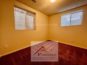 2417 W Cache La Poudre St in Colorado Springs, CO - Building Photo - Building Photo
