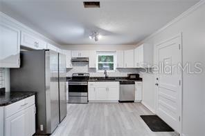 3916 Broad St in Seffner, FL - Building Photo