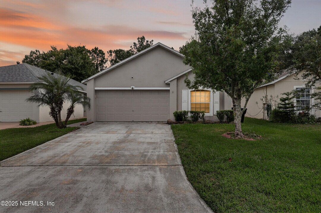 3584 Alec Dr in Middleburg, FL - Foto de edificio