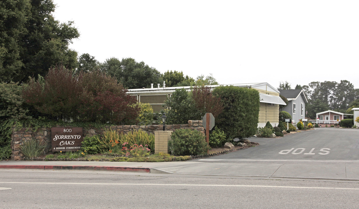 Sorrento Oaks in Santa Cruz, CA - Building Photo