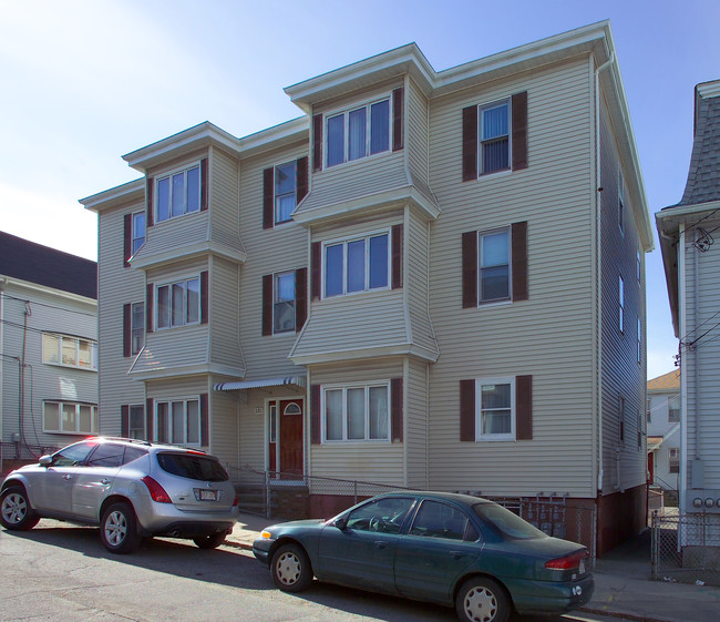 231 Mulberry St in Fall River, MA - Building Photo - Building Photo