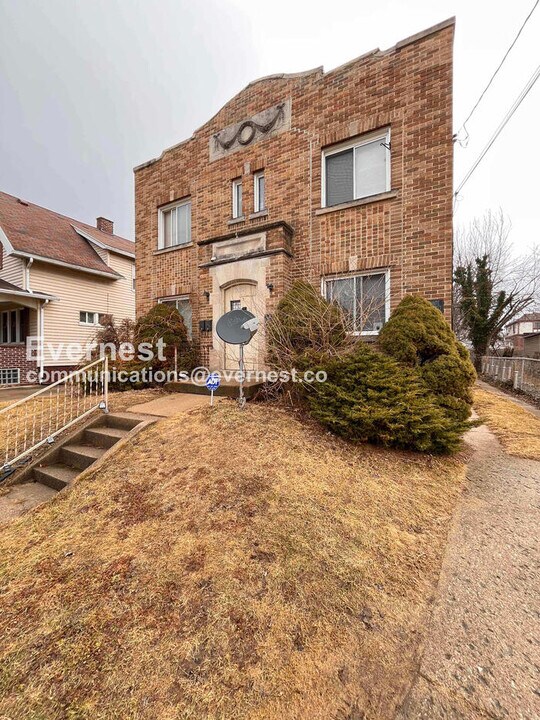 3812 Drexel Dr in Toledo, OH - Building Photo