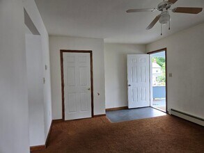 15 Clinton St in Montgomery, NY - Building Photo - Building Photo