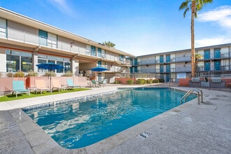 Seventh Apartments in Phoenix, AZ - Foto de edificio - Building Photo