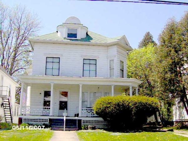 134 S Barry St in Olean, NY - Foto de edificio