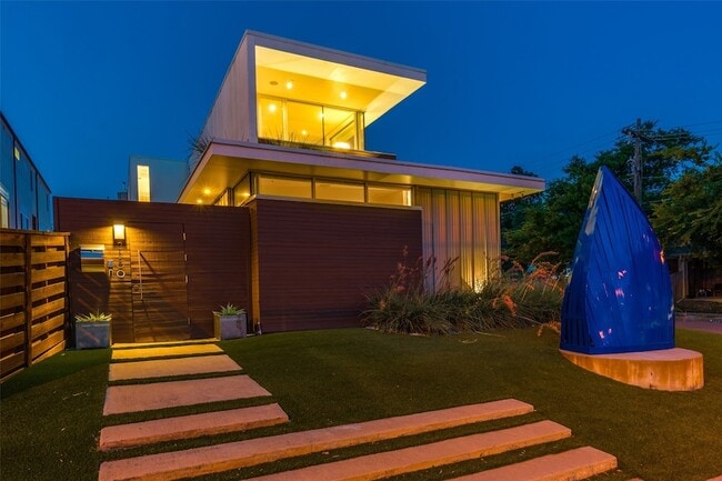 2300 N Carroll Ave in Dallas, TX - Building Photo - Building Photo