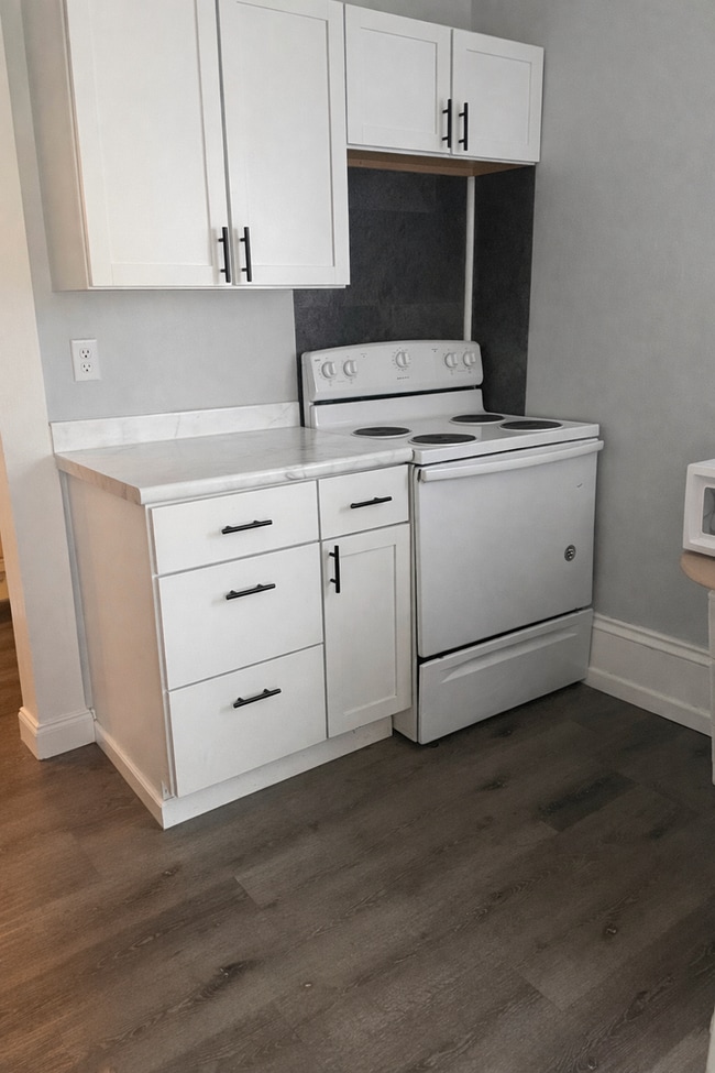 15 S Grove St in Chippewa Falls, WI - Building Photo - Building Photo