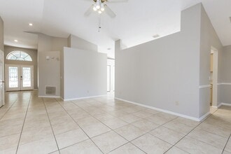 4425 Preston Woods Dr in Valrico, FL - Building Photo - Building Photo