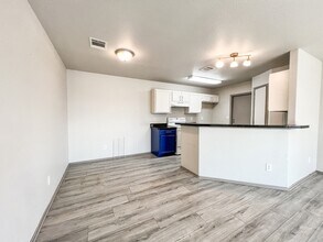130 Long Ln in Canyon Lake, TX - Building Photo - Building Photo