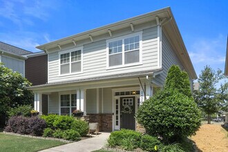 Room in House on Double Oaks Rd in Charlotte, NC - Building Photo - Building Photo