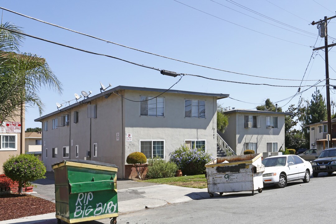 Rogers Apartments in San Jose, CA - Building Photo