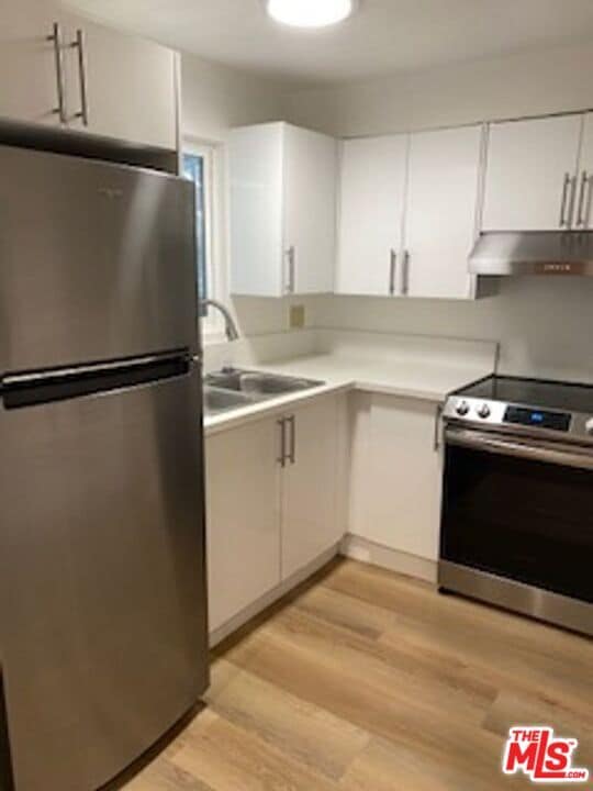 730 N Eucalyptus Ave in Inglewood, CA - Building Photo - Building Photo