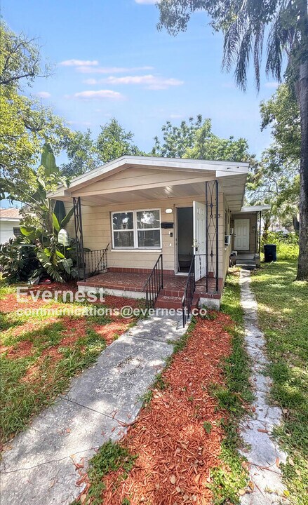 913 E 11th Ave in Tampa, FL - Building Photo