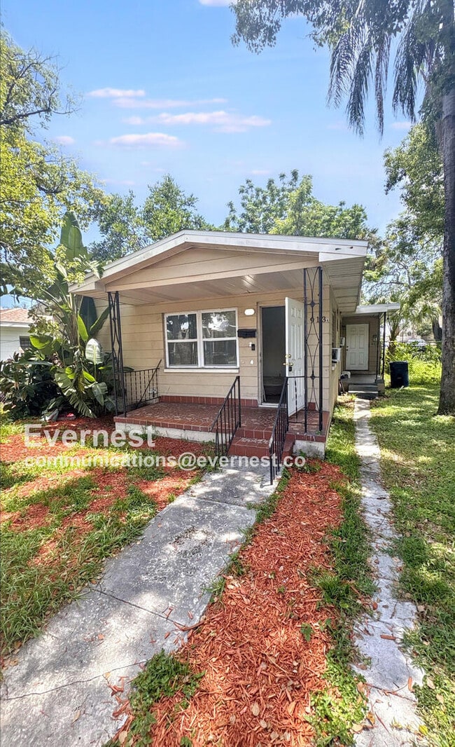 property at 913 E 11th Ave