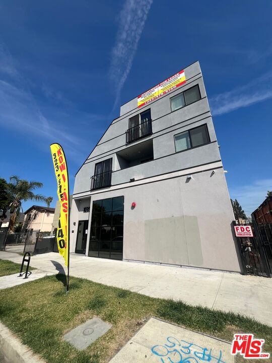 1039 E 28th St in Los Angeles, CA - Building Photo - Building Photo