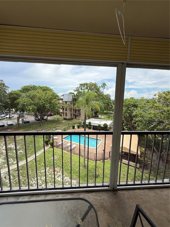 property at 5961 N Falls Cir Dr