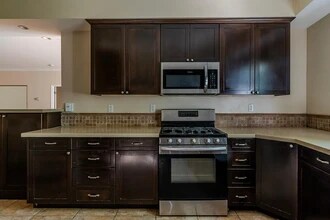 1112 S Bedford Dr, Unit 101 in Los Angeles, CA - Foto de edificio - Building Photo