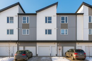 301 Redstone Blvd NE in Calgary, AB - Building Photo