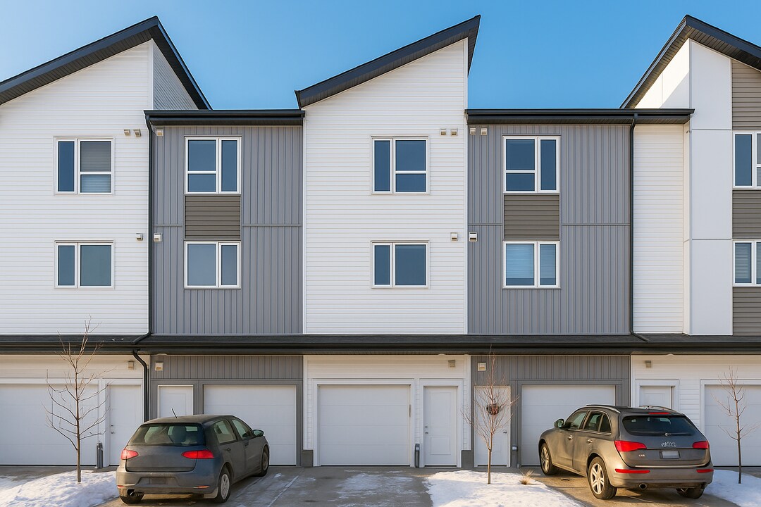 301 Redstone Blvd NE in Calgary, AB - Building Photo