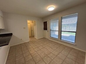 3910 St Christopher Ln in Dallas, TX - Foto de edificio - Building Photo