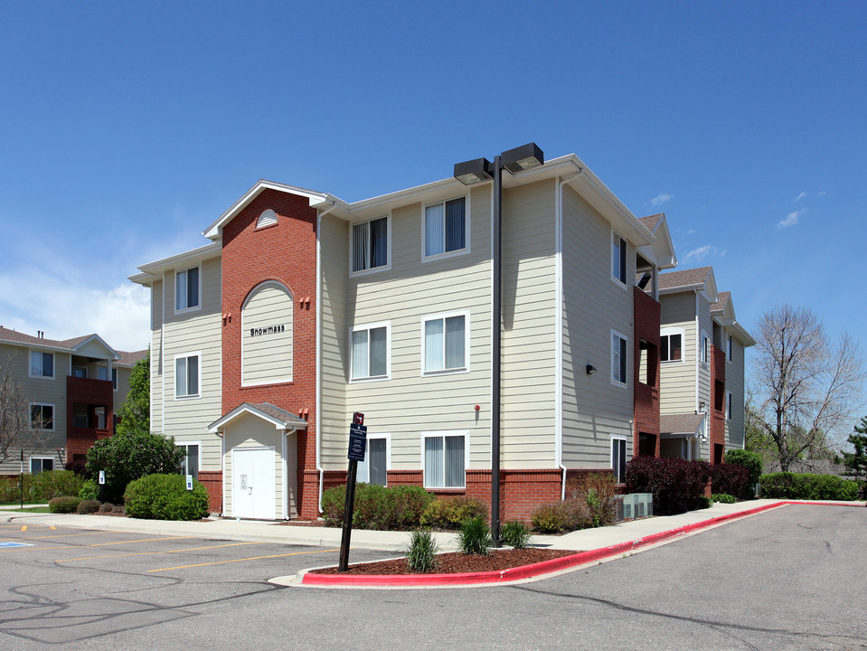 The Peaks Apartments in Lakewood, CO - Building Photo