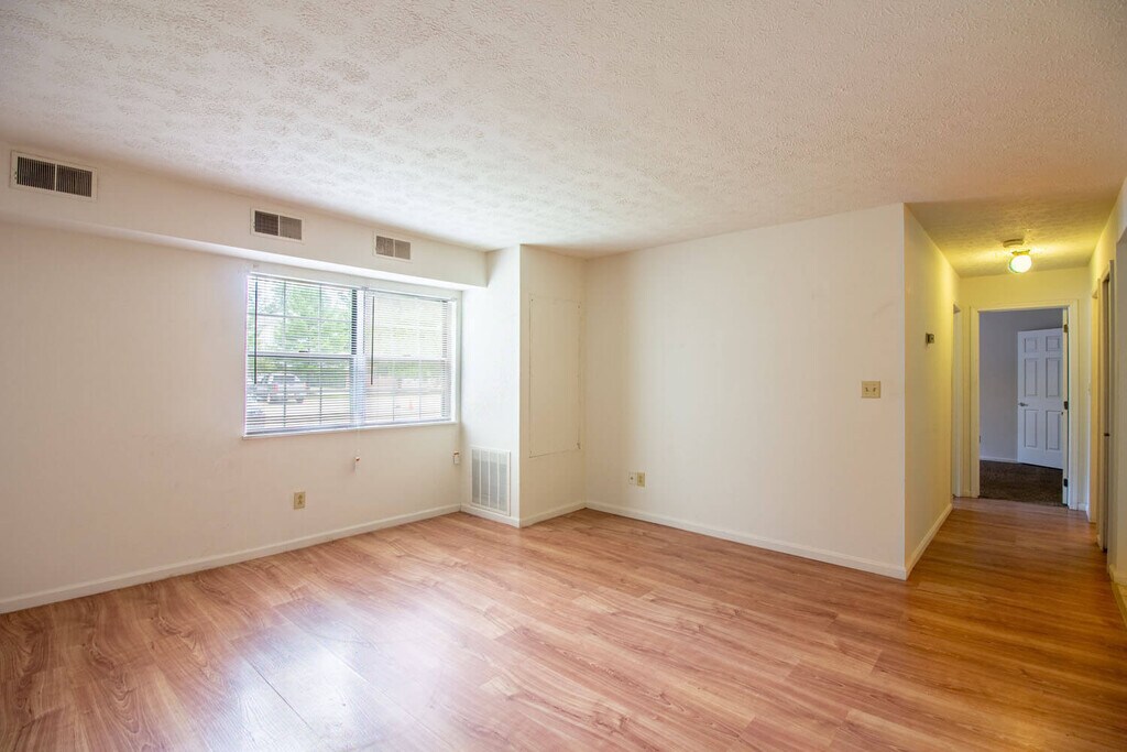 Timbers Apartments & Pinecrest Apartments Broadview Heights, OH