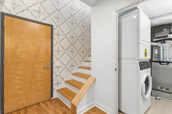 1140 W Cornelia Ave in Chicago, IL - Foto de edificio - Building Photo