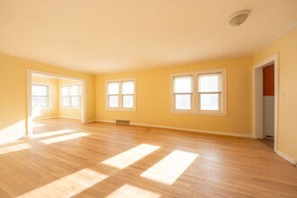 283 S Saratoga St in St. Paul, MN - Building Photo - Building Photo